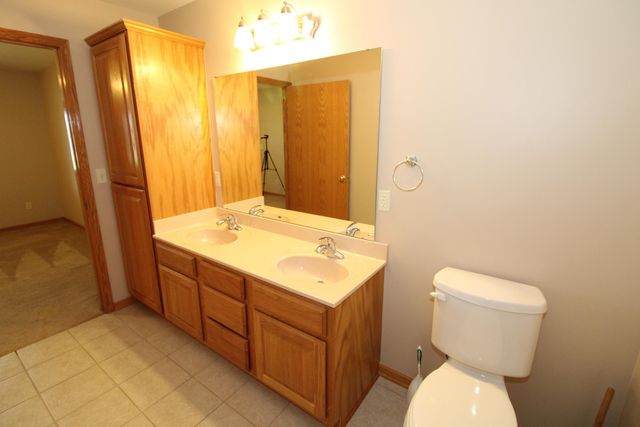 1280 S High St, El Dorado, KS 67042
