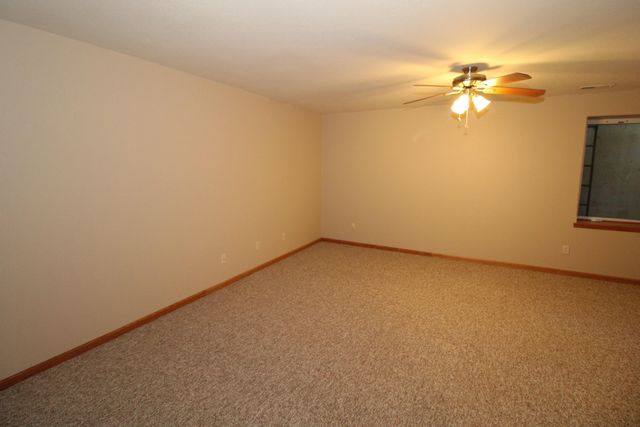 1280 S High St, El Dorado, KS 67042