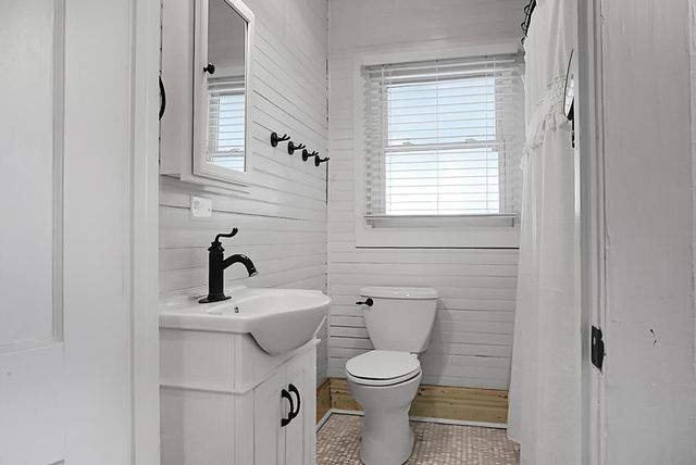 221 Brownlehe Street, Walterboro, SC 29488