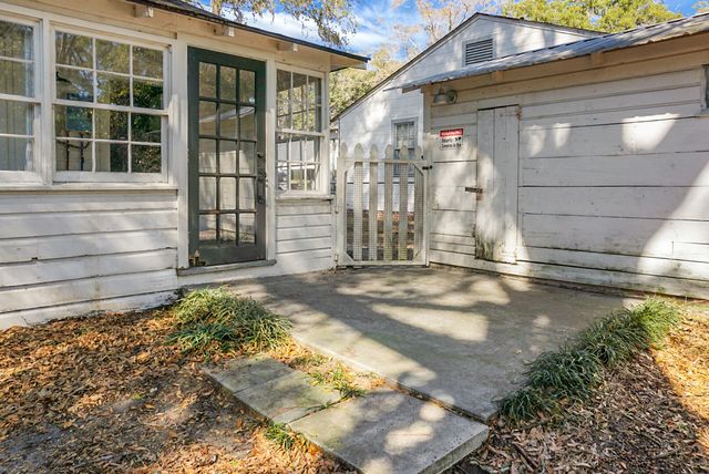 221 Brownlehe Street, Walterboro, SC 29488