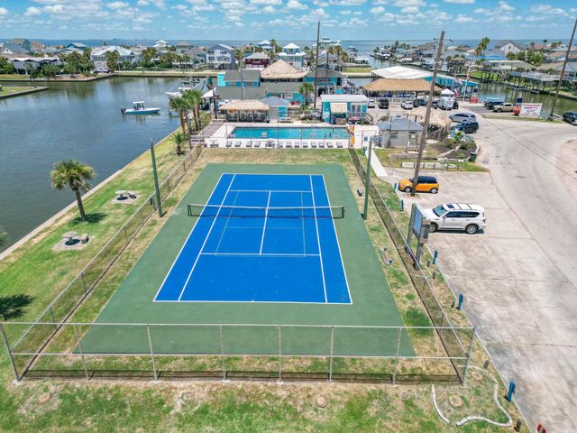 22502 Kennedy Drive, Galveston, TX 77554