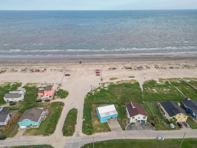 22502 Kennedy Drive, Galveston, TX 77554