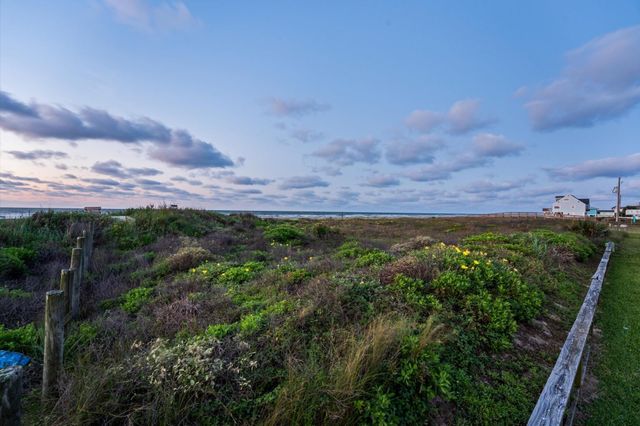 22502 Kennedy Drive, Galveston, TX 77554