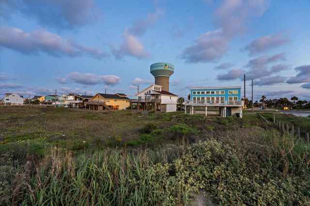 22502 Kennedy Drive, Galveston, TX 77554