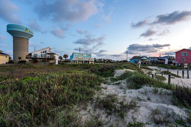 22502 Kennedy Drive, Galveston, TX 77554