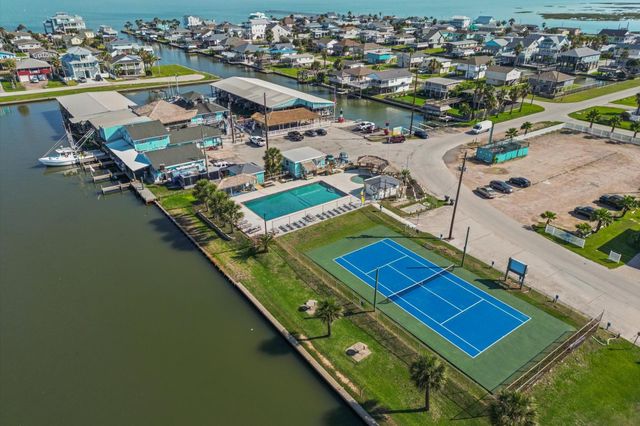 22502 Kennedy Drive, Galveston, TX 77554