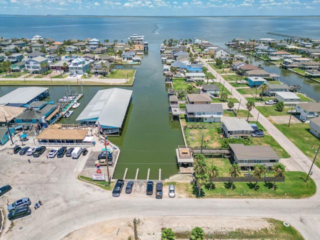 22502 Kennedy Drive, Galveston, TX 77554
