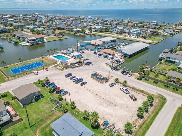 22502 Kennedy Drive, Galveston, TX 77554