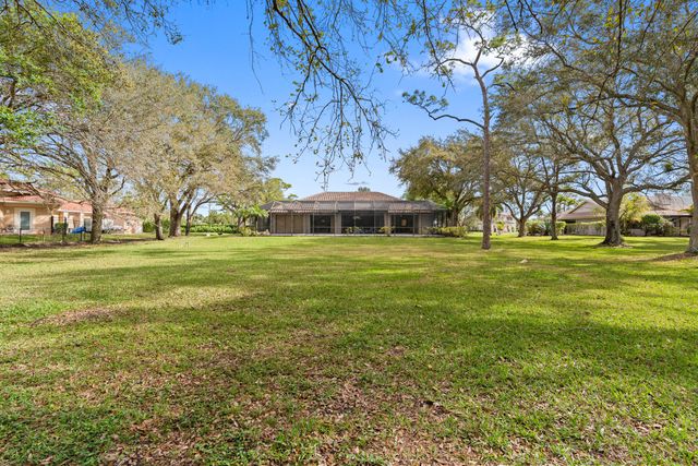 9425 Dundee Drive, Lake Worth, FL 33467