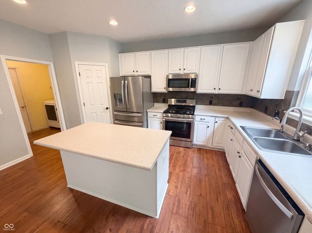 11871 Gatwick View Drive, Fishers, IN 46037