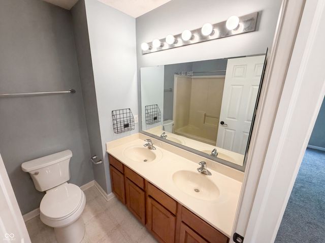 11871 Gatwick View Drive, Fishers, IN 46037