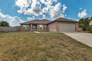 3527 Red Mine Lane, Grand Prairie, TX 75052