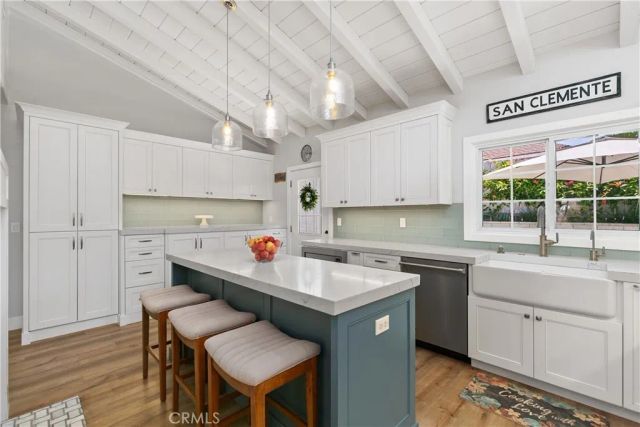 127 West Avenida De Los Lobos Marinos, San Clemente, CA 92672