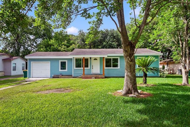 2508 N Houston Drive, La Marque, TX 77568
