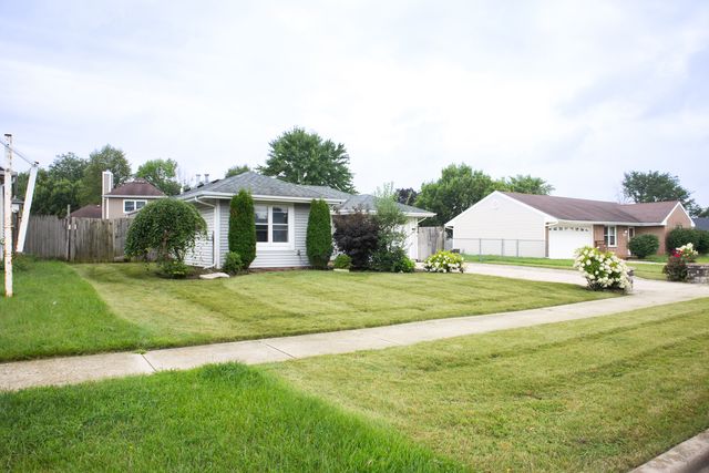 921 Shady Lane, Aurora, IL 60506