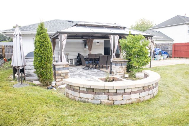 921 Shady Lane, Aurora, IL 60506