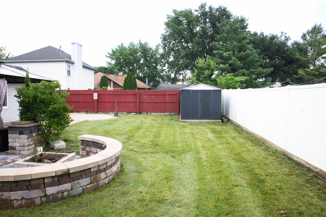 921 Shady Lane, Aurora, IL 60506