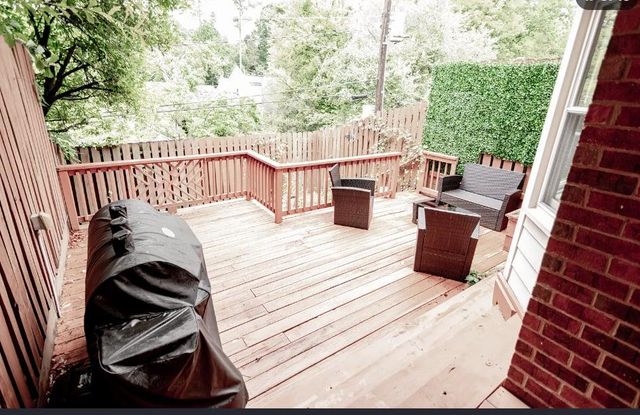 871 Lenox Oaks Circle NE, Atlanta, GA 30324