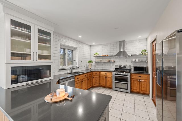 2009 Chandana Trail, Valparaiso, IN 46383