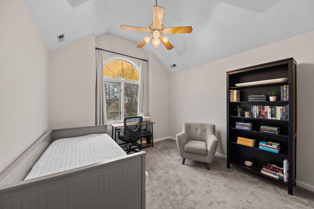 2009 Chandana Trail, Valparaiso, IN 46383