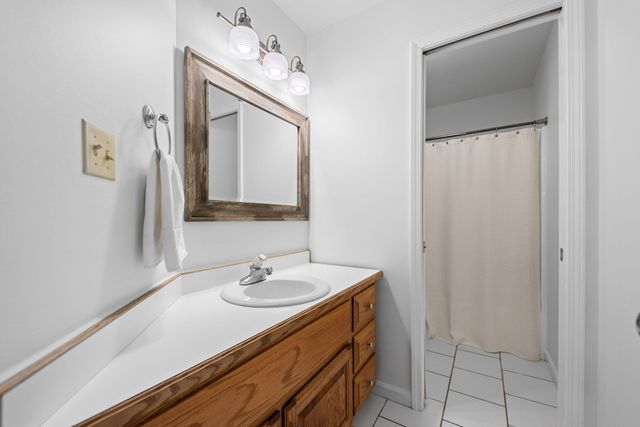 2009 Chandana Trail, Valparaiso, IN 46383