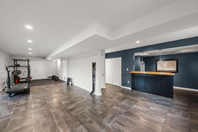 2009 Chandana Trail, Valparaiso, IN 46383