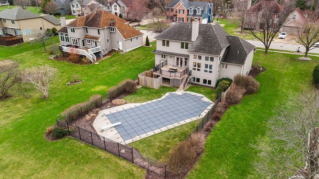 2009 Chandana Trail, Valparaiso, IN 46383