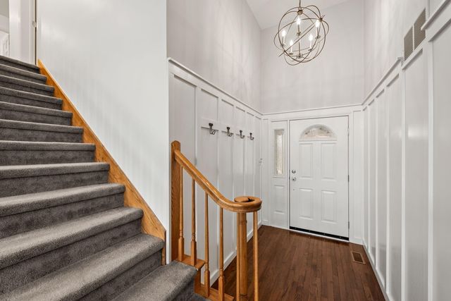 2009 Chandana Trail, Valparaiso, IN 46383