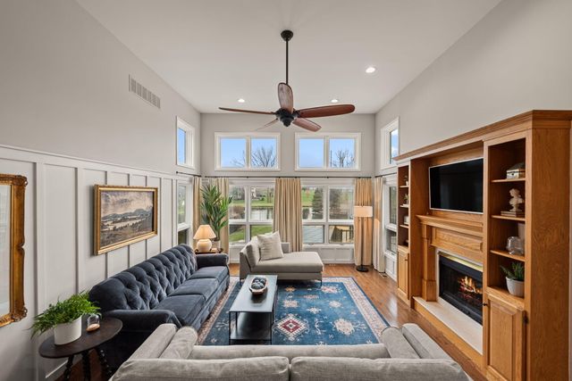 2009 Chandana Trail, Valparaiso, IN 46383