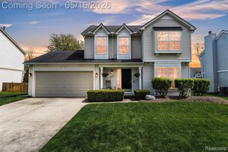 944 S Parkwood Drive, South Lyon, MI 48178