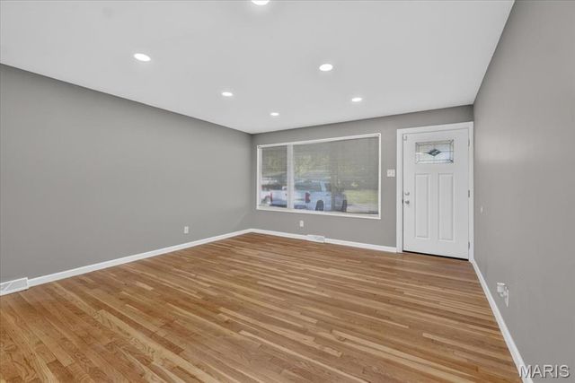 9742 Wendell Drive, St Louis, MO 63136