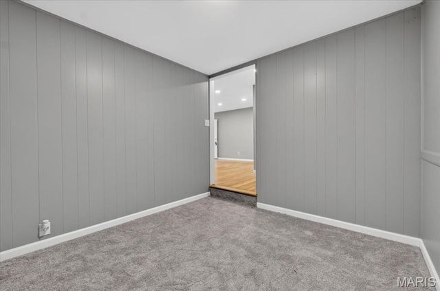 9742 Wendell Drive, St Louis, MO 63136