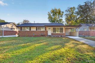 9742 Wendell Drive, St Louis, MO 63136