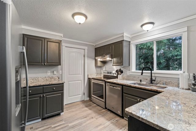 266 Bear View Drive, Chehalis, WA 98532