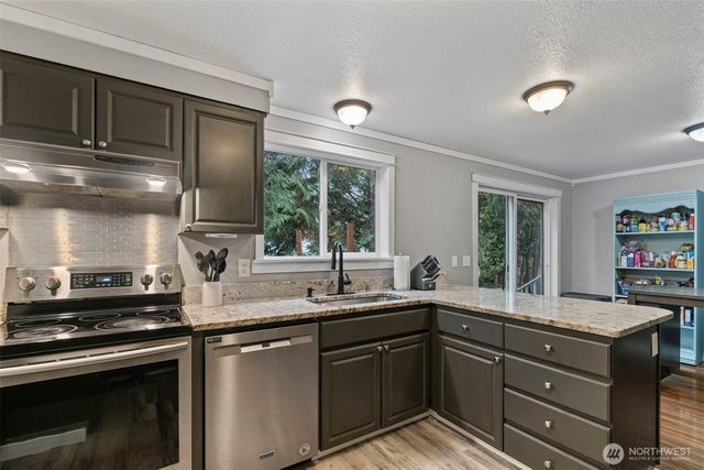 266 Bear View Drive, Chehalis, WA 98532