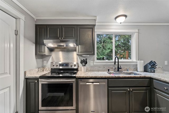 266 Bear View Drive, Chehalis, WA 98532