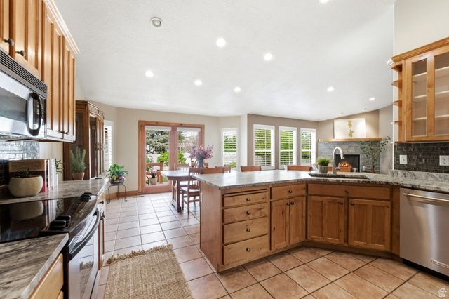 1172 W KRISTELDELL CT, Murray, UT 84123