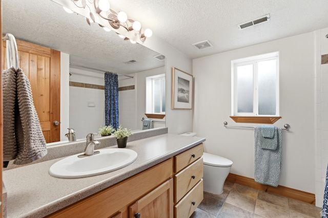 1172 W KRISTELDELL CT, Murray, UT 84123