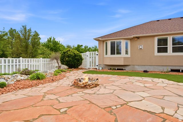 1172 W KRISTELDELL CT, Murray, UT 84123