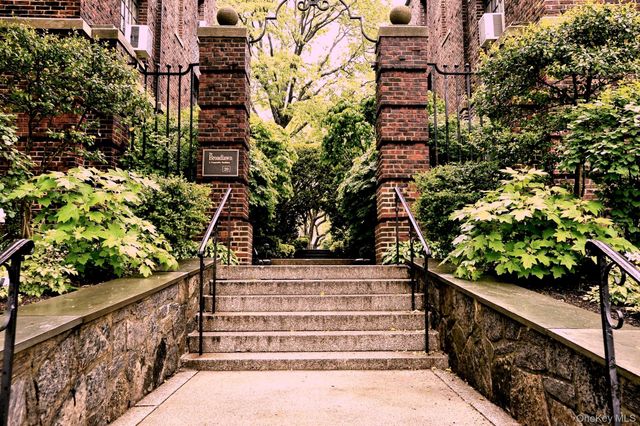 20 N Broadway K351, White Plains, NY 10601