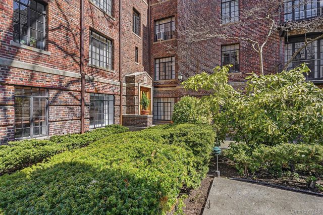 20 N Broadway K351, White Plains, NY 10601