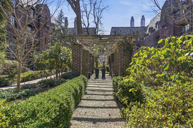 20 N Broadway K351, White Plains, NY 10601