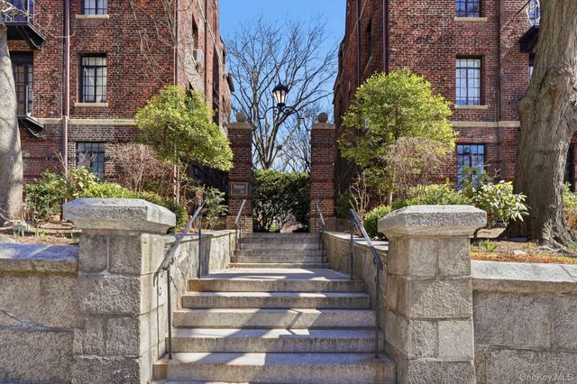 20 N Broadway K351, White Plains, NY 10601