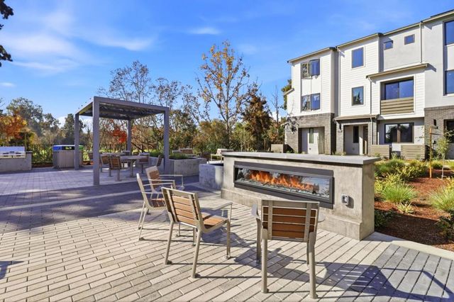 1112 Juana Court, Palo Alto, CA 94303