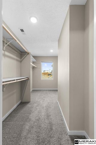 7802 N 94th Circle, Omaha, NE 68122