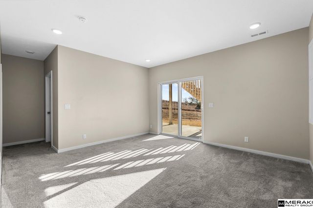 7802 N 94th Circle, Omaha, NE 68122