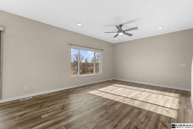 7802 N 94th Circle, Omaha, NE 68122