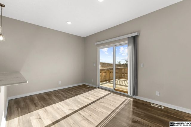 7802 N 94th Circle, Omaha, NE 68122