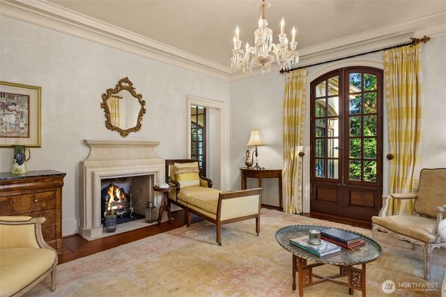 8010 Grand Avenue NE, Bainbridge Island, WA 98110