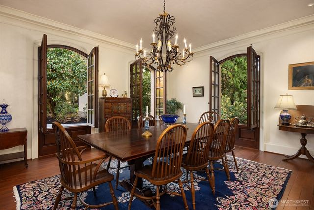 8010 Grand Avenue NE, Bainbridge Island, WA 98110